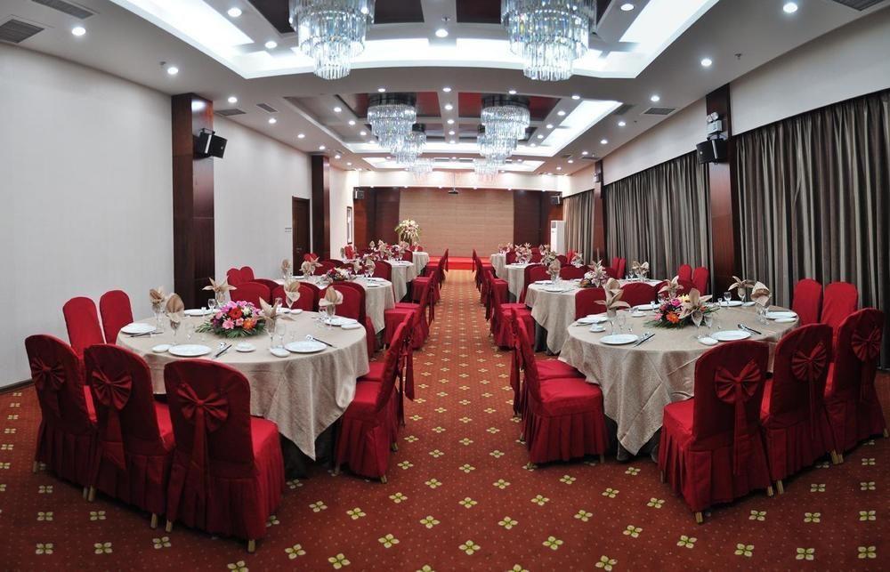 Changchun Ya Tai Hotel Exteriör bild