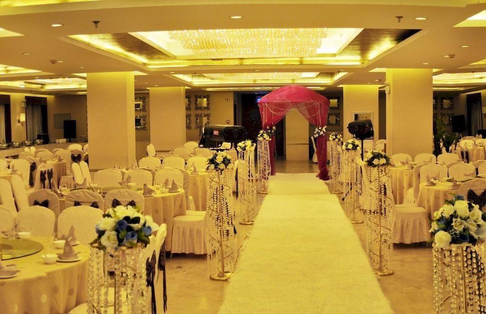 Changchun Ya Tai Hotel Exteriör bild