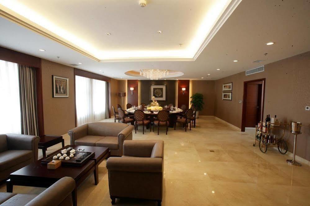 Changchun Ya Tai Hotel Exteriör bild